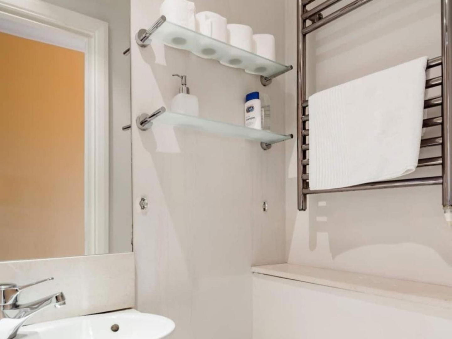 Sunny 1 Bedroom Flat In Central Лондон Экстерьер фото